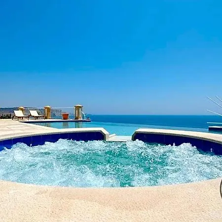 Praia Da Luz Sleeps 10 Pool Air Con Wifi Villa *
