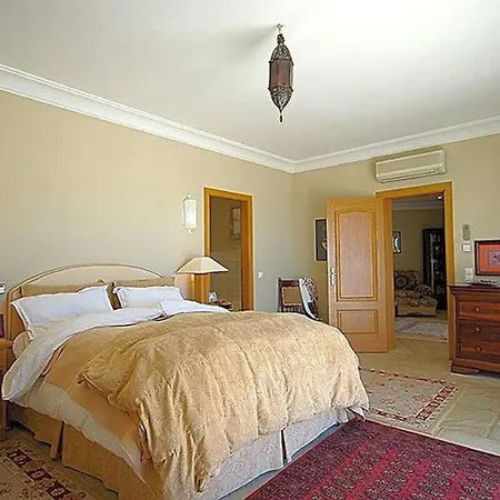 Praia Da Luz Sleeps 10 Pool Air Con Wifi