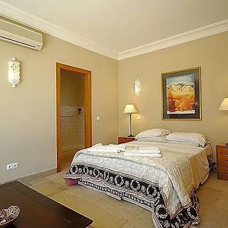 Praia Da Luz Sleeps 10 Pool Air Con Wifi * Mato Porcas